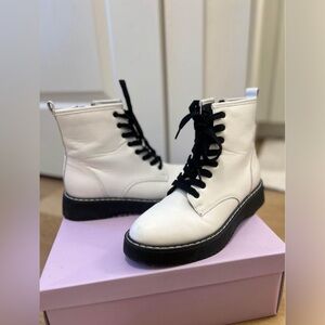 Steve Madden White Fashion Boots
